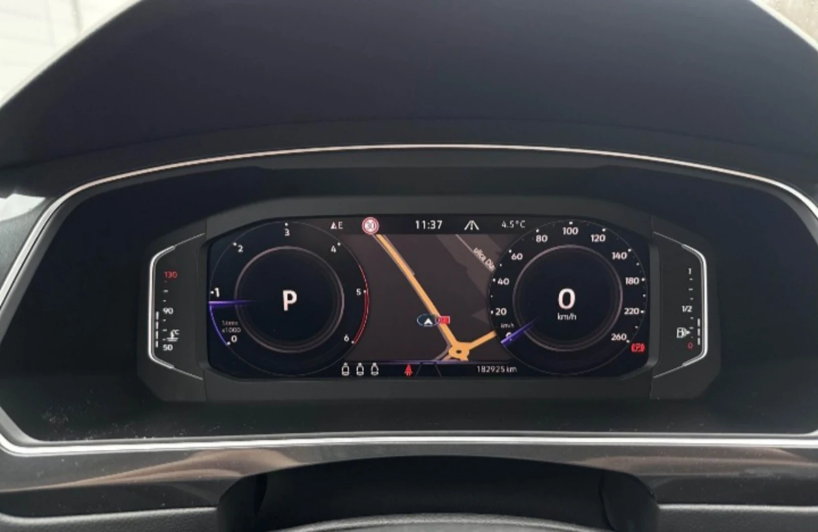 VW Tiguan Elegance 2.0 TDI, снимка 8 - Автомобили и джипове - 54126759