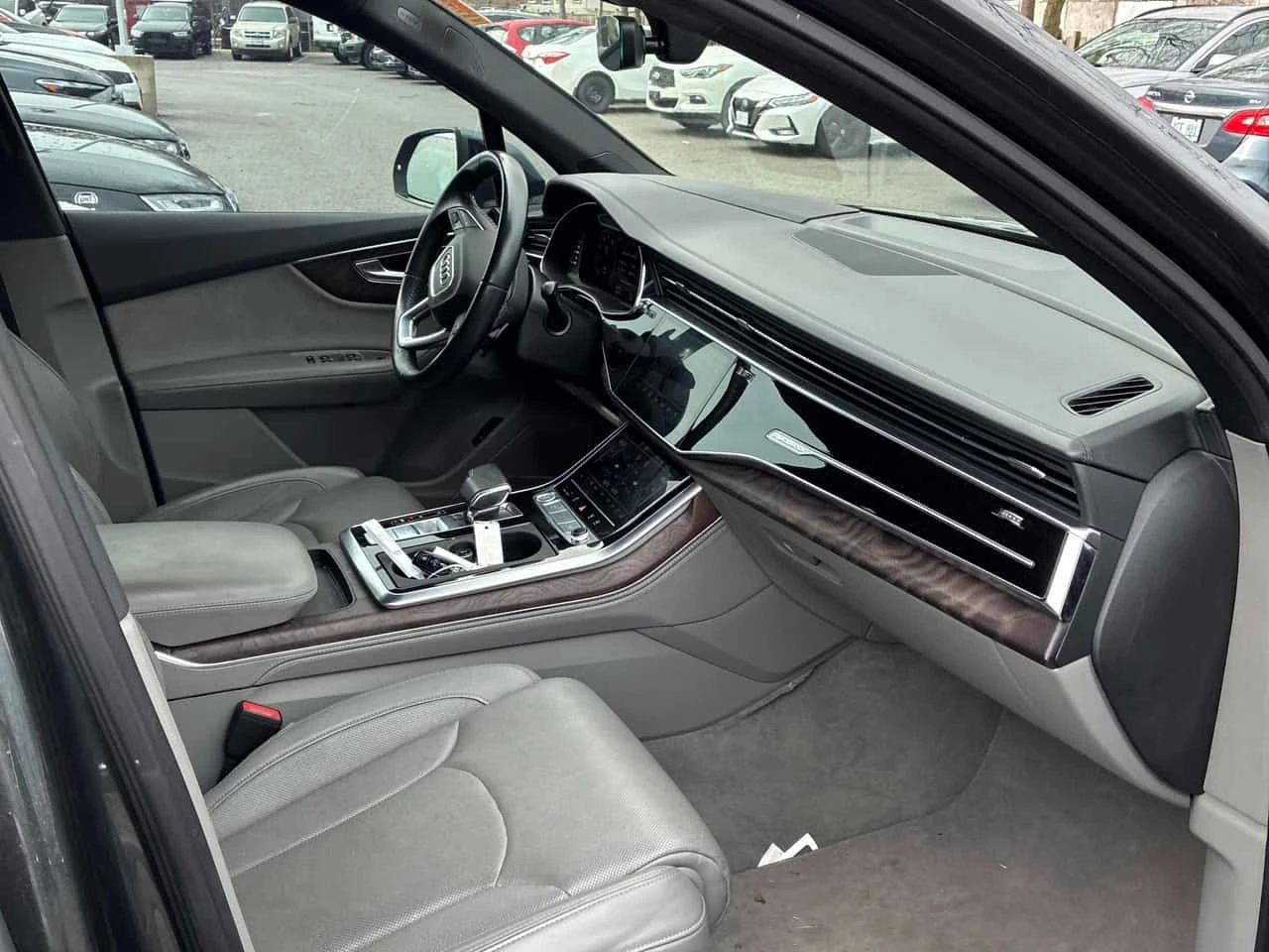 Audi Q7 * Technik * MATRIX* DISTRONIC* 360КАМЕРИ* , снимка 15 - Автомобили и джипове - 54221660