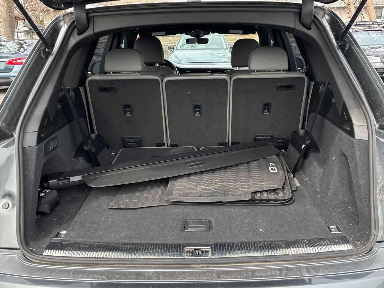 Audi Q7 * Technik * MATRIX* DISTRONIC* 360КАМЕРИ* , снимка 13 - Автомобили и джипове - 54221660