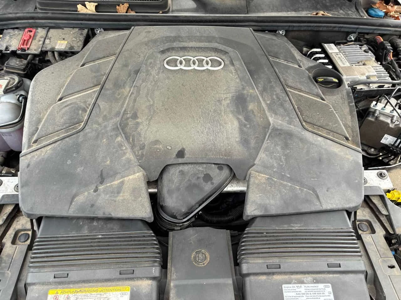 Audi Q7 * Technik * MATRIX* DISTRONIC* 360КАМЕРИ* , снимка 16 - Автомобили и джипове - 54221660