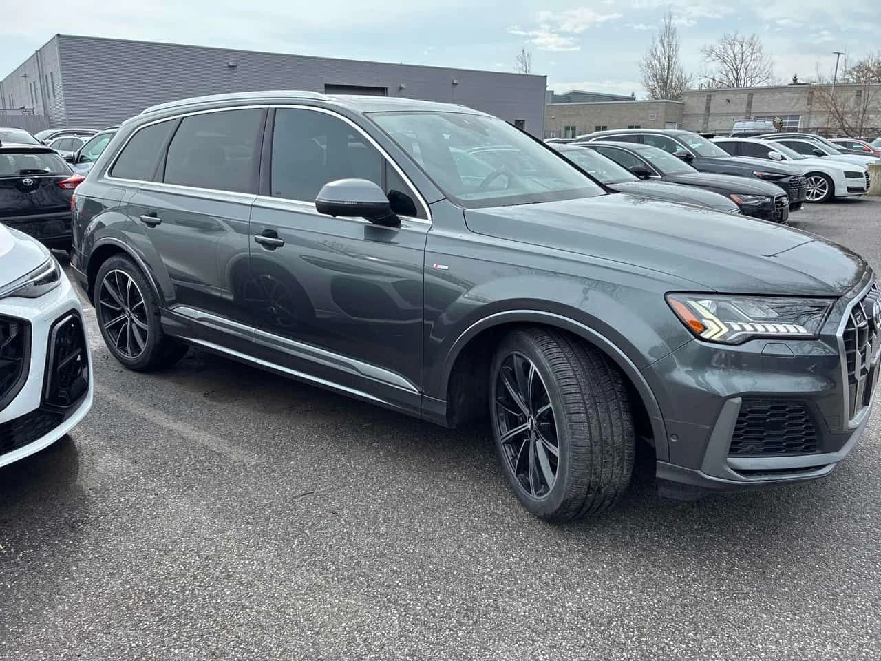 Audi Q7 * Technik * MATRIX* DISTRONIC* 360КАМЕРИ* , снимка 3 - Автомобили и джипове - 54221660