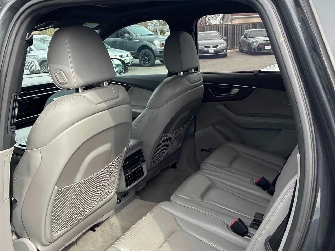 Audi Q7 * Technik * MATRIX* DISTRONIC* 360КАМЕРИ* , снимка 12 - Автомобили и джипове - 54221660