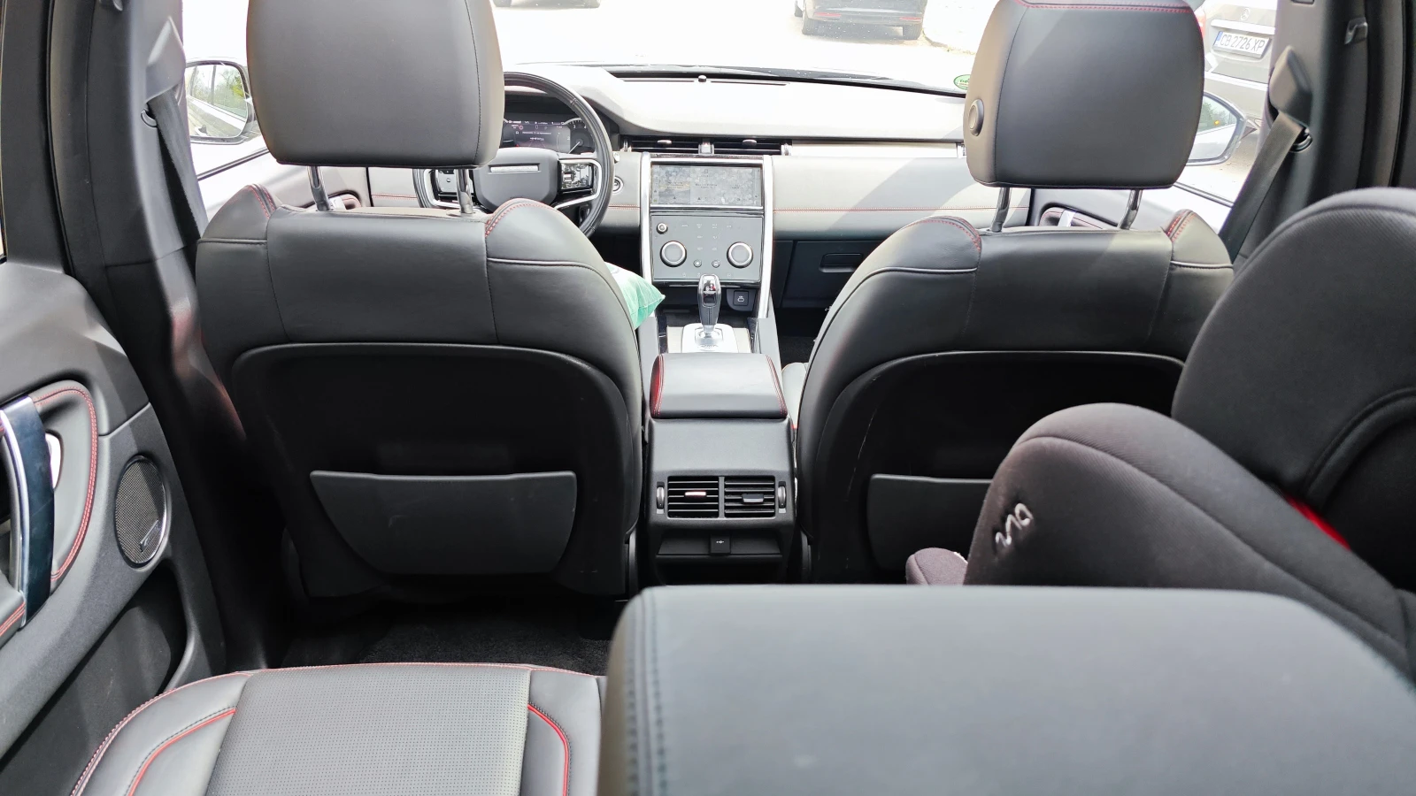 Land Rover Discovery Sport P300e R-Dinamic, снимка 9 - Автомобили и джипове - 54488703