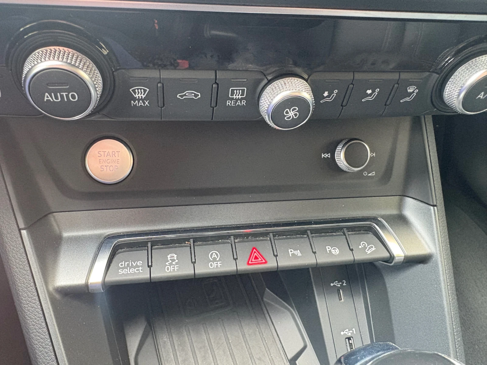 Audi Q3 Sportback 45 TFSI guattro S line, Bang & Olufsen, 360* , снимка 9 - Автомобили и джипове - 54605177