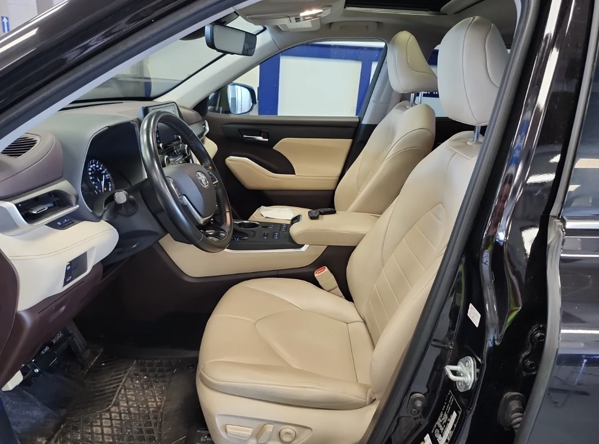 Toyota Highlander AWD* Камера* м.Точки* Кожа* XLE* 8-местен* , снимка 8 - Автомобили и джипове - 55226145