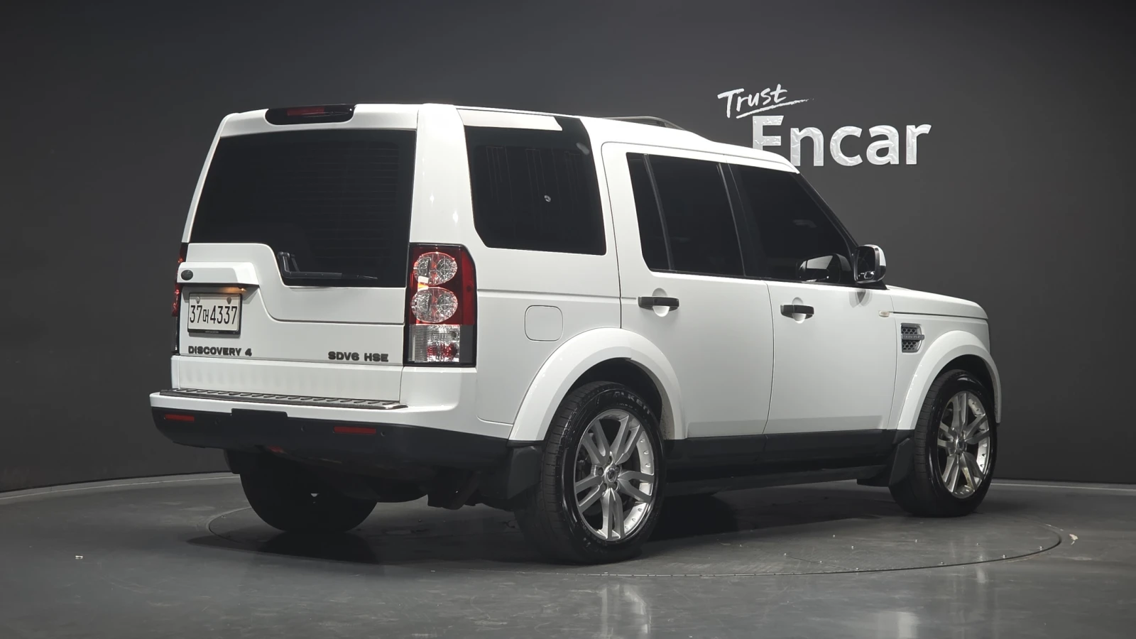 Land Rover Discovery 3.0 SDV6* ЛЮК* ПОДГРЕВ ВОЛАН* КРАЙНА ЦЕНА, снимка 2 - Автомобили и джипове - 55496164