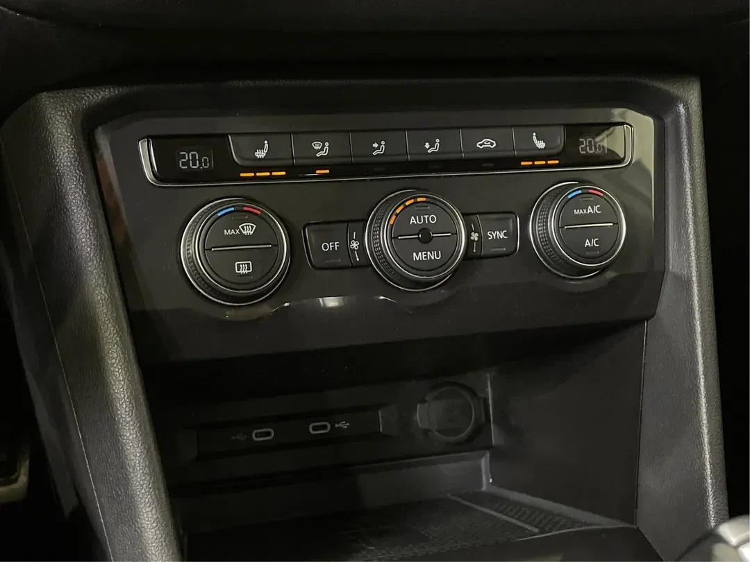 VW Tiguan 2.0 TFSI 4MOTION, снимка 9 - Автомобили и джипове - 55615300