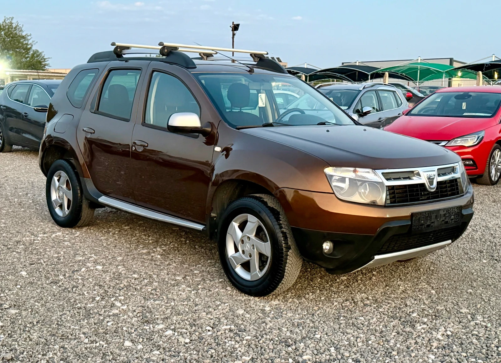 Dacia Duster 1.5Dci * 6ck* 4x4* LAUREATE* , снимка 3 - Автомобили и джипове - 55657649