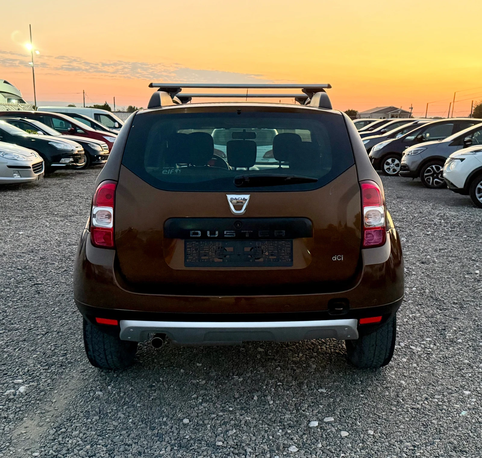 Dacia Duster 1.5Dci * 6ck* 4x4* LAUREATE* , снимка 5 - Автомобили и джипове - 55657649