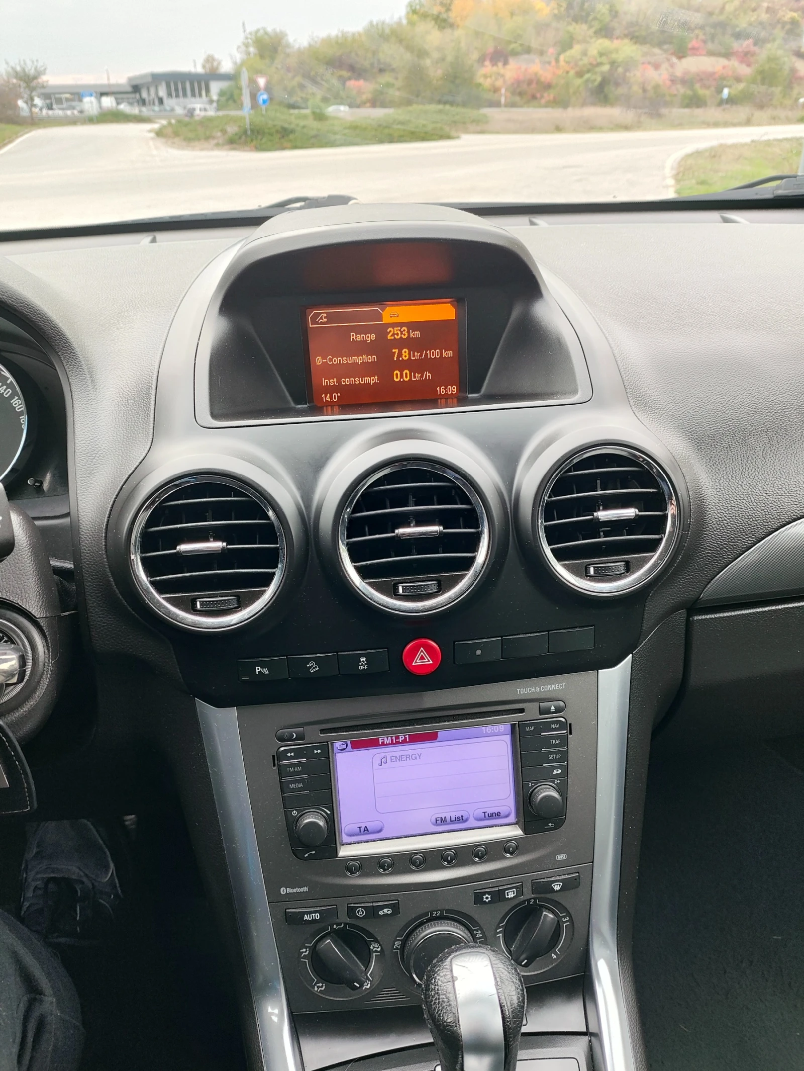 Opel Antara, снимка 15 - Автомобили и джипове - 55877576