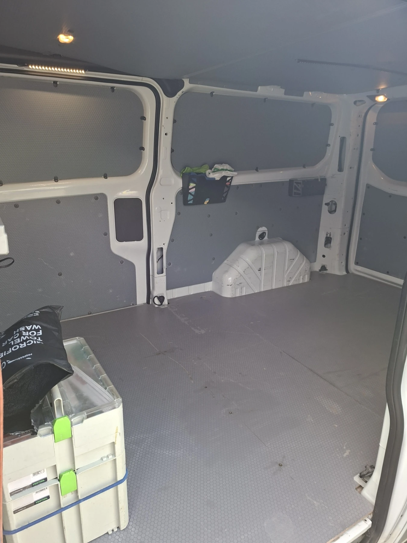 Ford Transit Custom ДЪЛГА БАЗА, ДВЕ СТРАНИЧНИ ВРАТИ, АВТОМАТИК, NAVI, снимка 14 - Бусове и автобуси - 56243009
