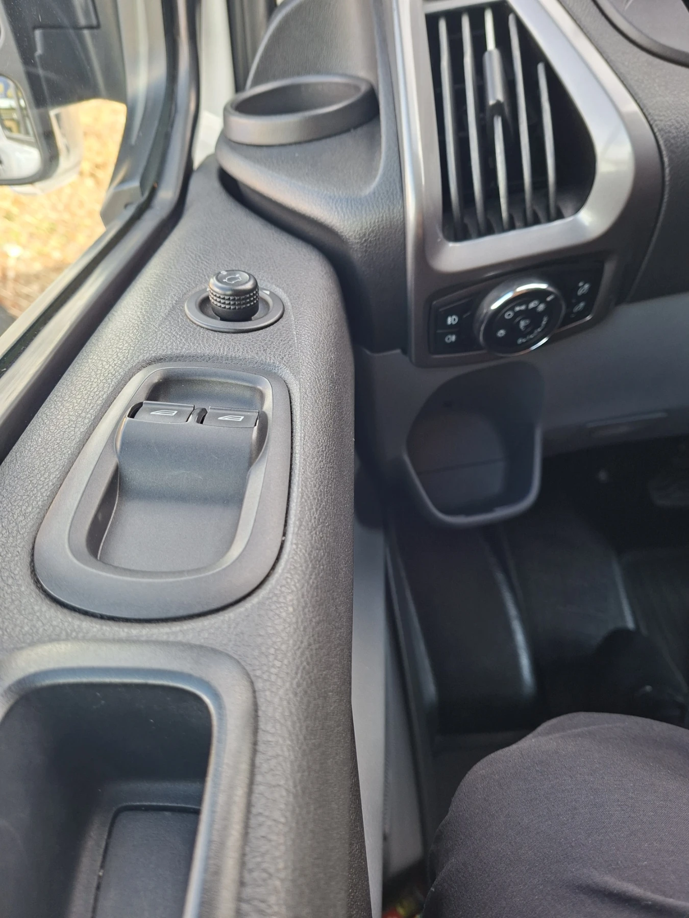 Ford Transit Custom ДЪЛГА БАЗА, ДВЕ СТРАНИЧНИ ВРАТИ, АВТОМАТИК, NAVI, снимка 11 - Бусове и автобуси - 56243009