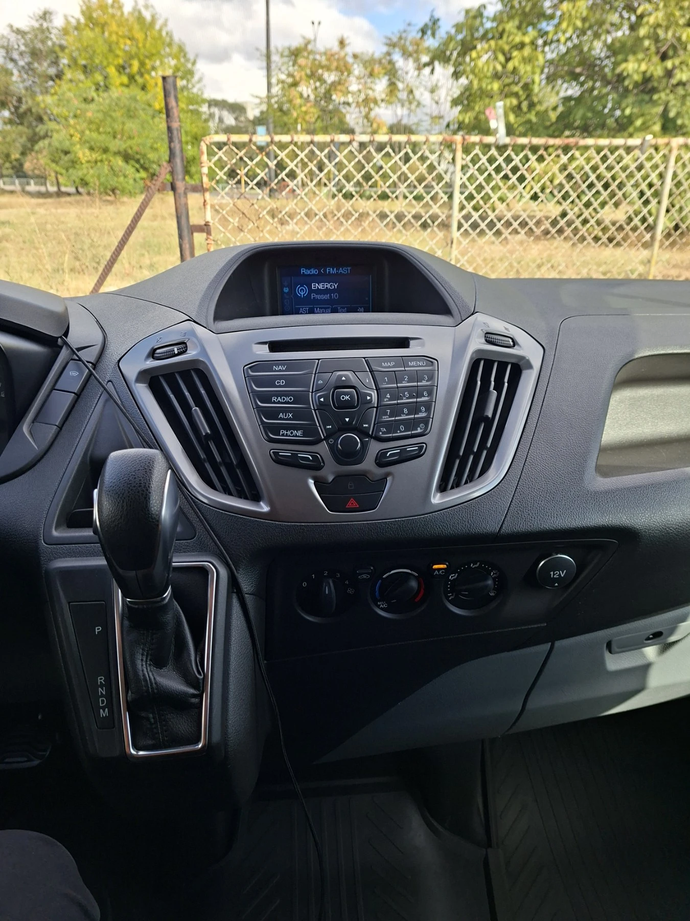 Ford Transit Custom ДЪЛГА БАЗА, ДВЕ СТРАНИЧНИ ВРАТИ, АВТОМАТИК, NAVI, снимка 6 - Бусове и автобуси - 56243009