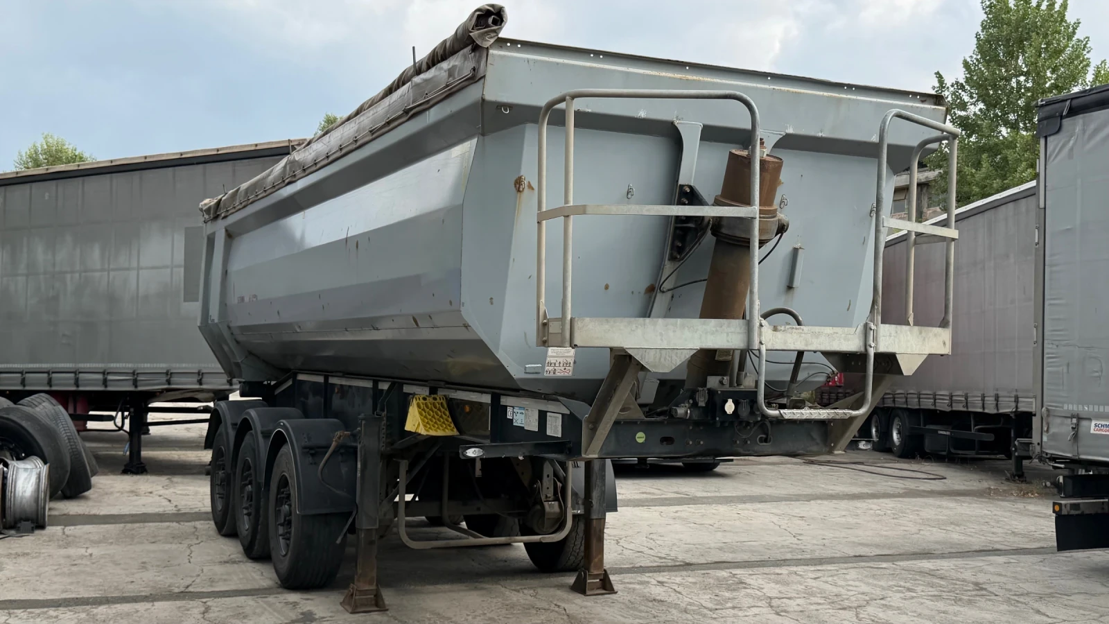 Полуремарке Schwarzmuller 28м3, БОГЕ!НОВ ВНОС!