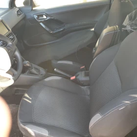 Peugeot 208 1.2, снимка 4