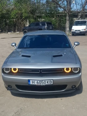 Обява за продажба на Dodge Challenger 5.7 HEMI