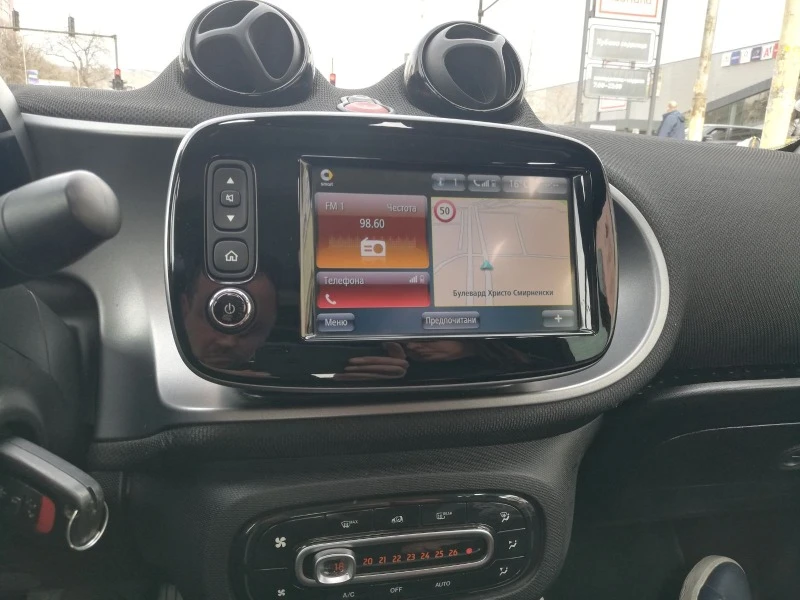 Smart Fortwo Electric, снимка 13 - Автомобили и джипове - 42932791