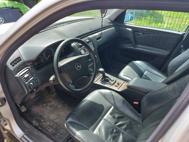Mercedes-Benz E 200 CDI, снимка 8 - Автомобили и джипове - 45859091