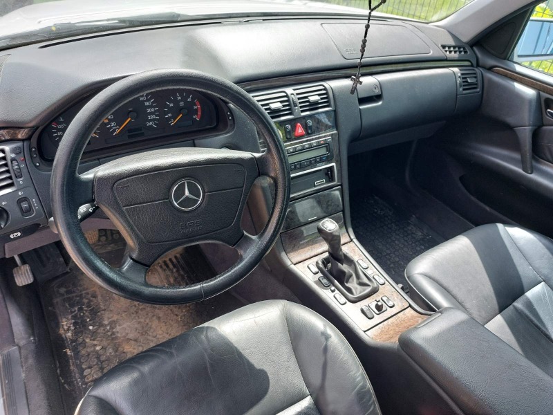Mercedes-Benz E 200 CDI, снимка 9 - Автомобили и джипове - 45859091