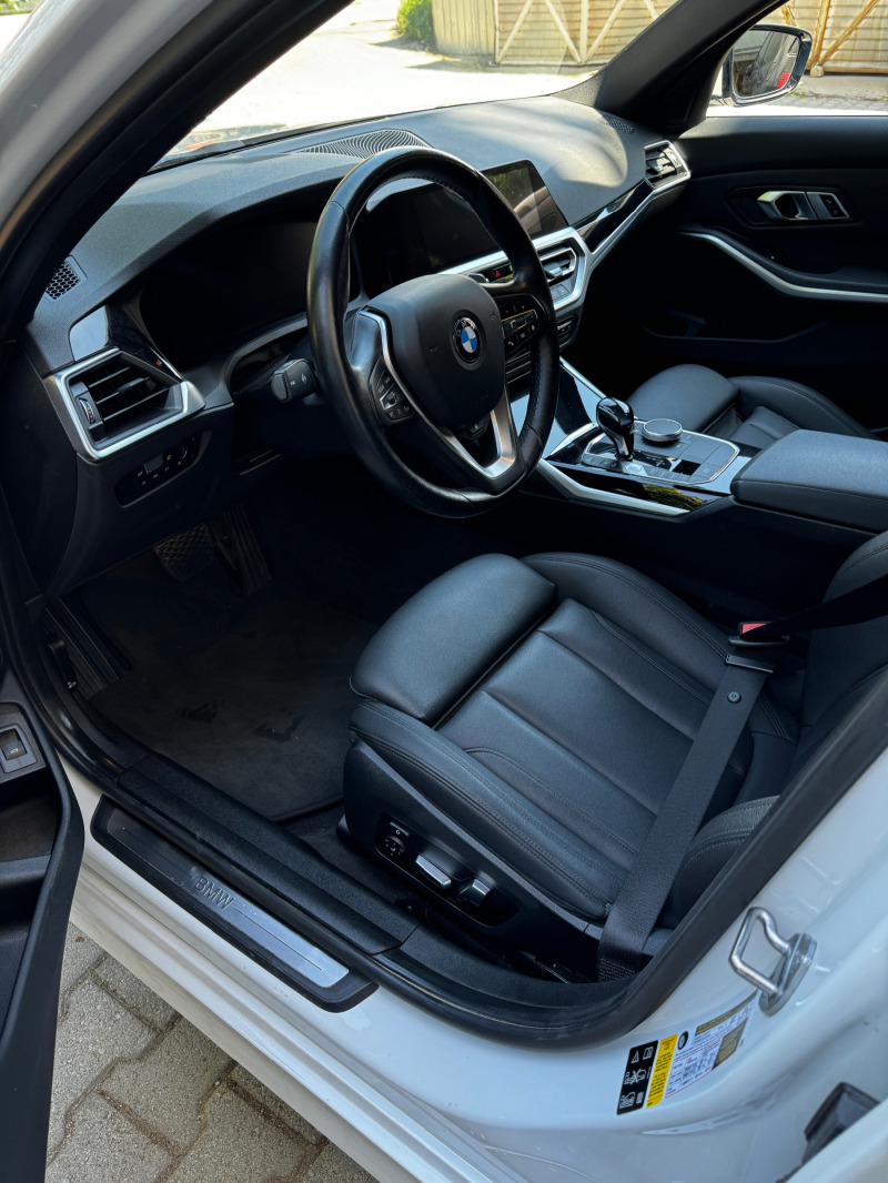 BMW 330 i xDrive, снимка 10 - Автомобили и джипове - 45898500
