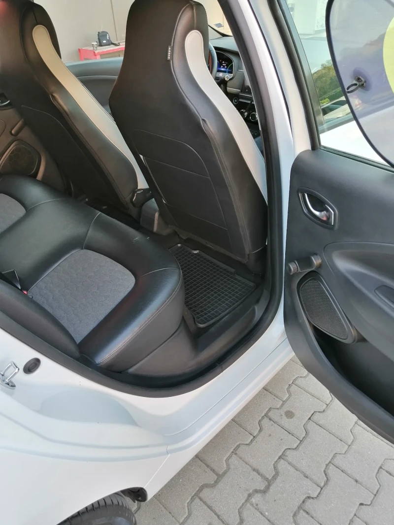 Renault Zoe 52 KWH - ZEN - CCS2, снимка 10 - Автомобили и джипове - 47314892