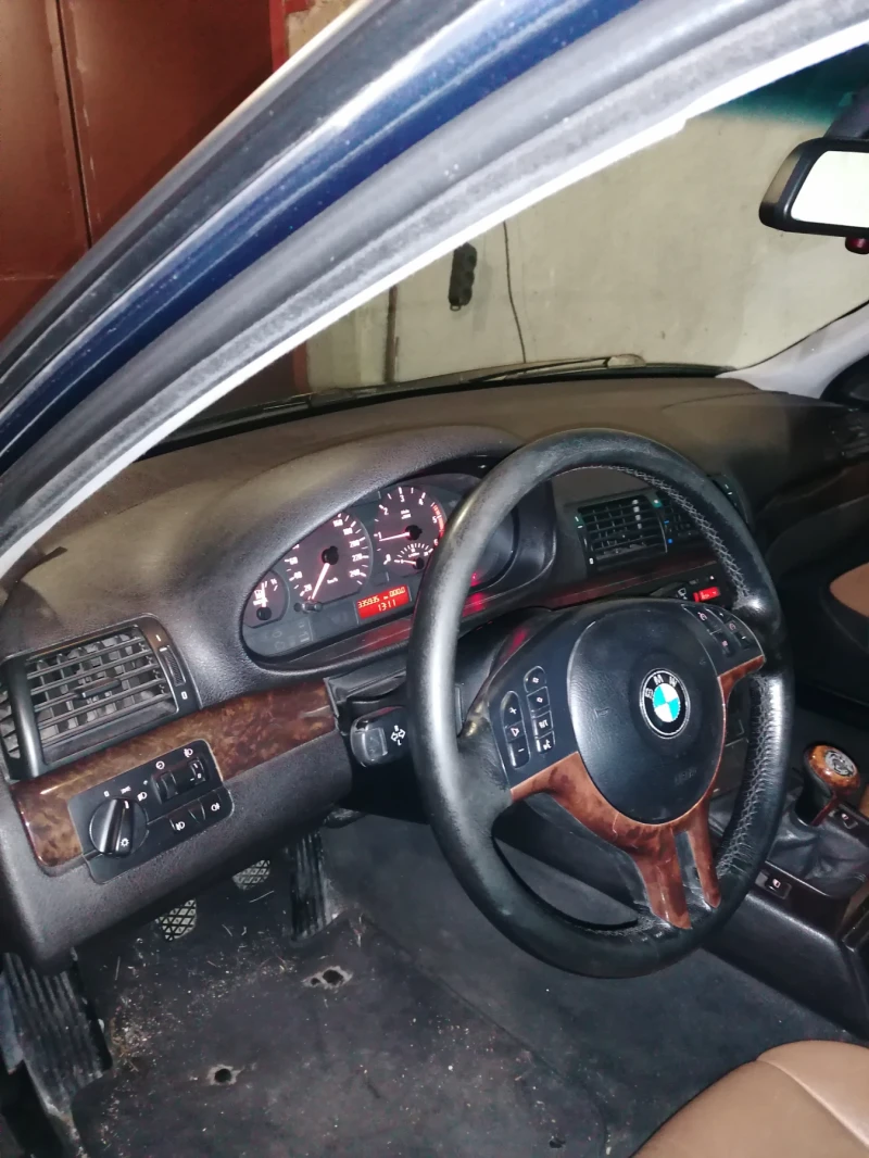 BMW 320, снимка 4 - Автомобили и джипове - 47473658