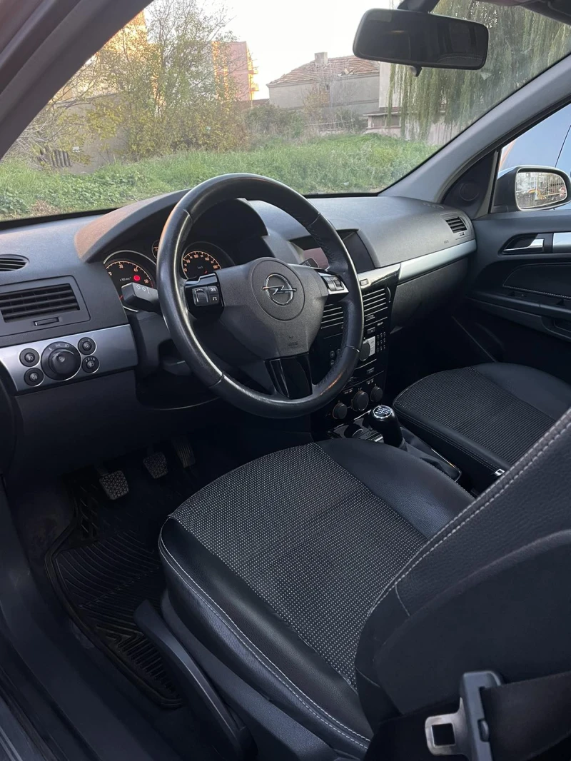 Opel Astra, снимка 7 - Автомобили и джипове - 48016151