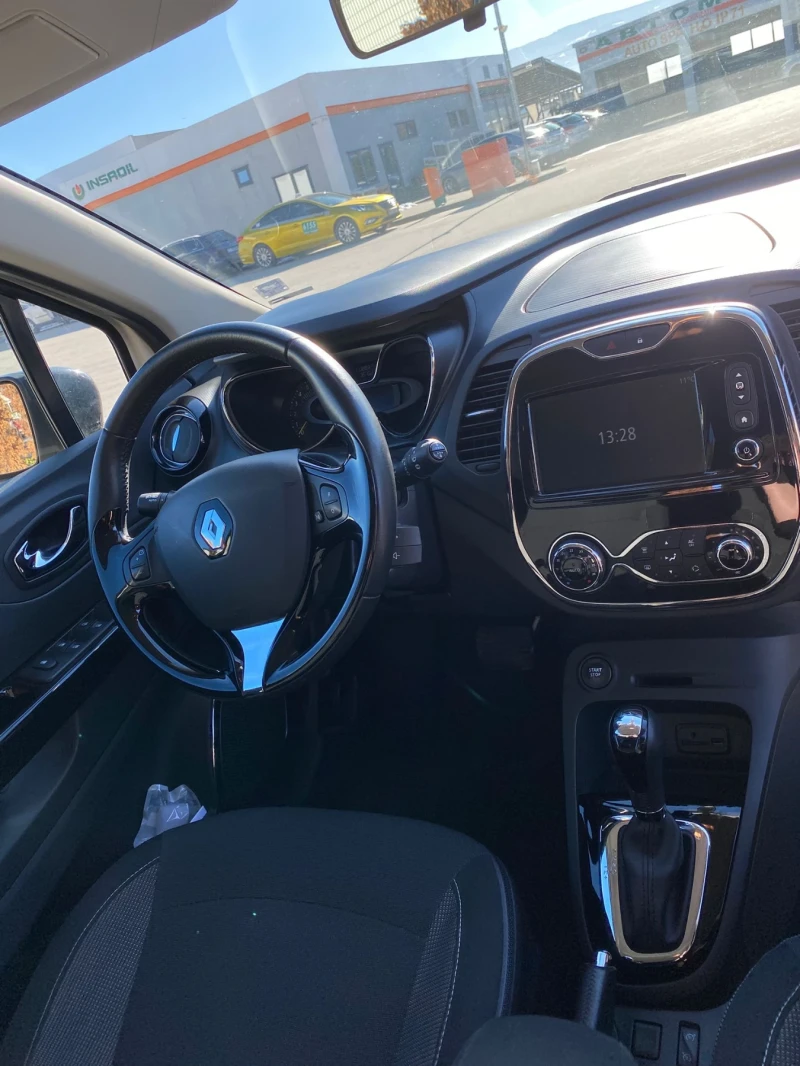 Renault Captur 1.2 Tce, снимка 13 - Автомобили и джипове - 48974566