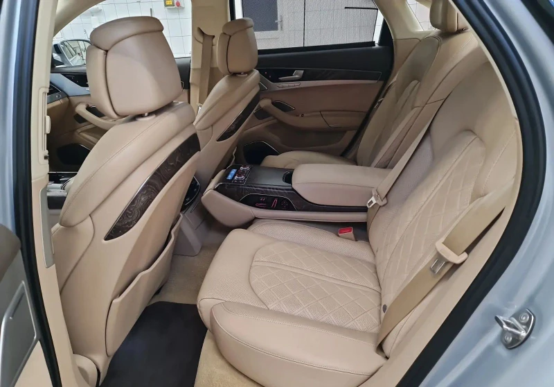 Audi A8 4.2TDI/385HP/QUATTRO/360/MATRIX-LED/NAVI/E146, снимка 6 - Автомобили и джипове - 50345650