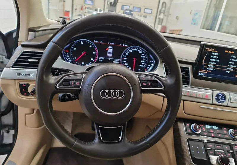 Audi A8 4.2TDI/385HP/QUATTRO/360/MATRIX-LED/NAVI/E146, снимка 7 - Автомобили и джипове - 50345650