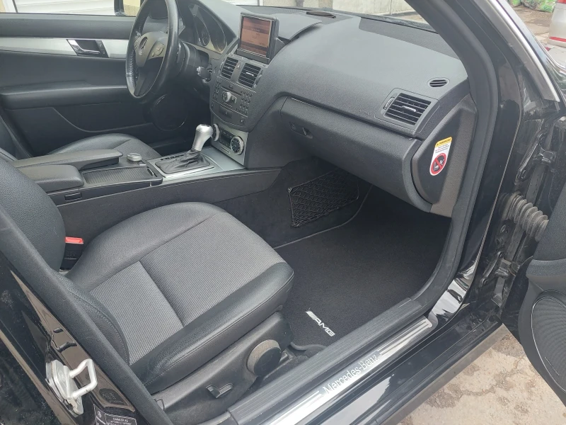 Mercedes-Benz C 350, снимка 10 - Автомобили и джипове - 51554493