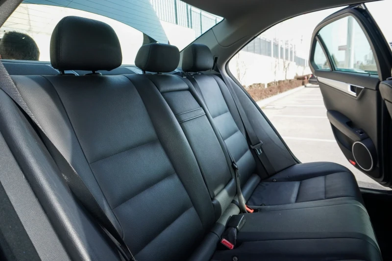 Mercedes-Benz C 280 4matic Швейцария , снимка 11 - Автомобили и джипове - 53246816