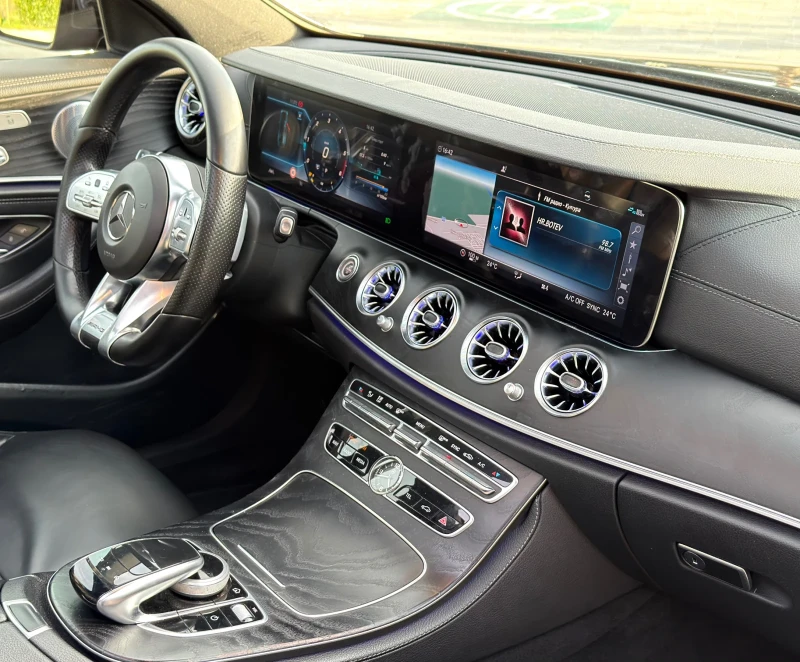 Mercedes-Benz E 220 D/AMG LINE/PANORAMA/BURMESTER/360/LIZING, снимка 12 - Автомобили и джипове - 53539508