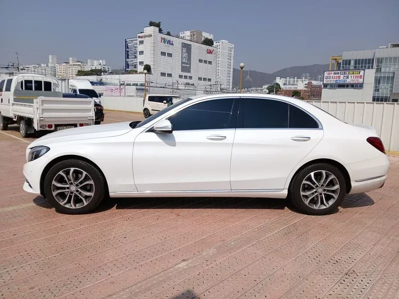 Mercedes-Benz C 220, снимка 3 - Автомобили и джипове - 54282281