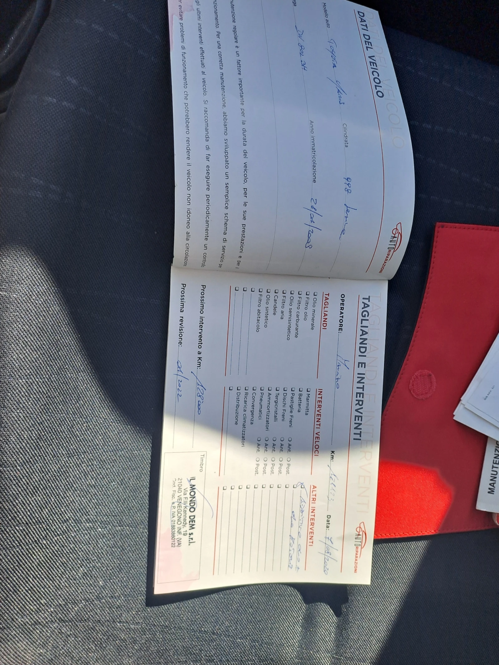 Toyota Yaris 1.0VVTi  | Mobile.bg — изображение 11