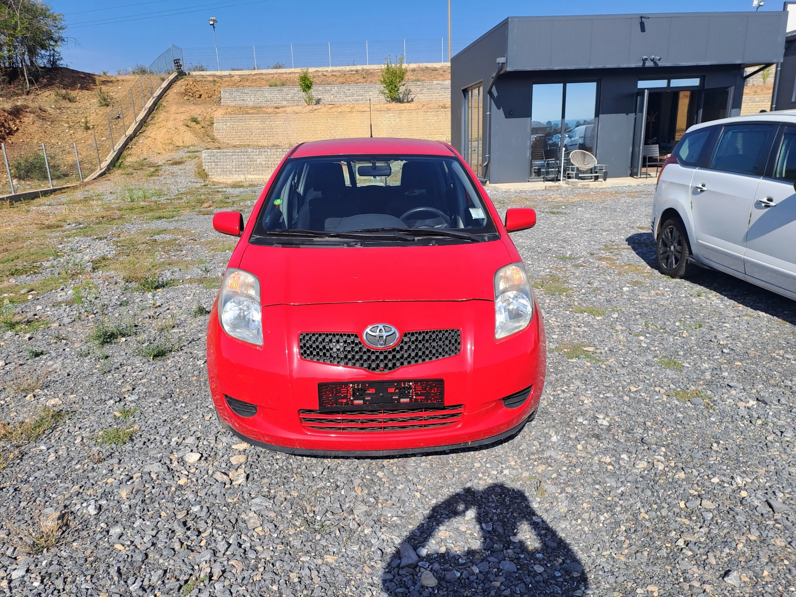 Toyota Yaris 1.0VVTi  | Mobile.bg — изображение 2