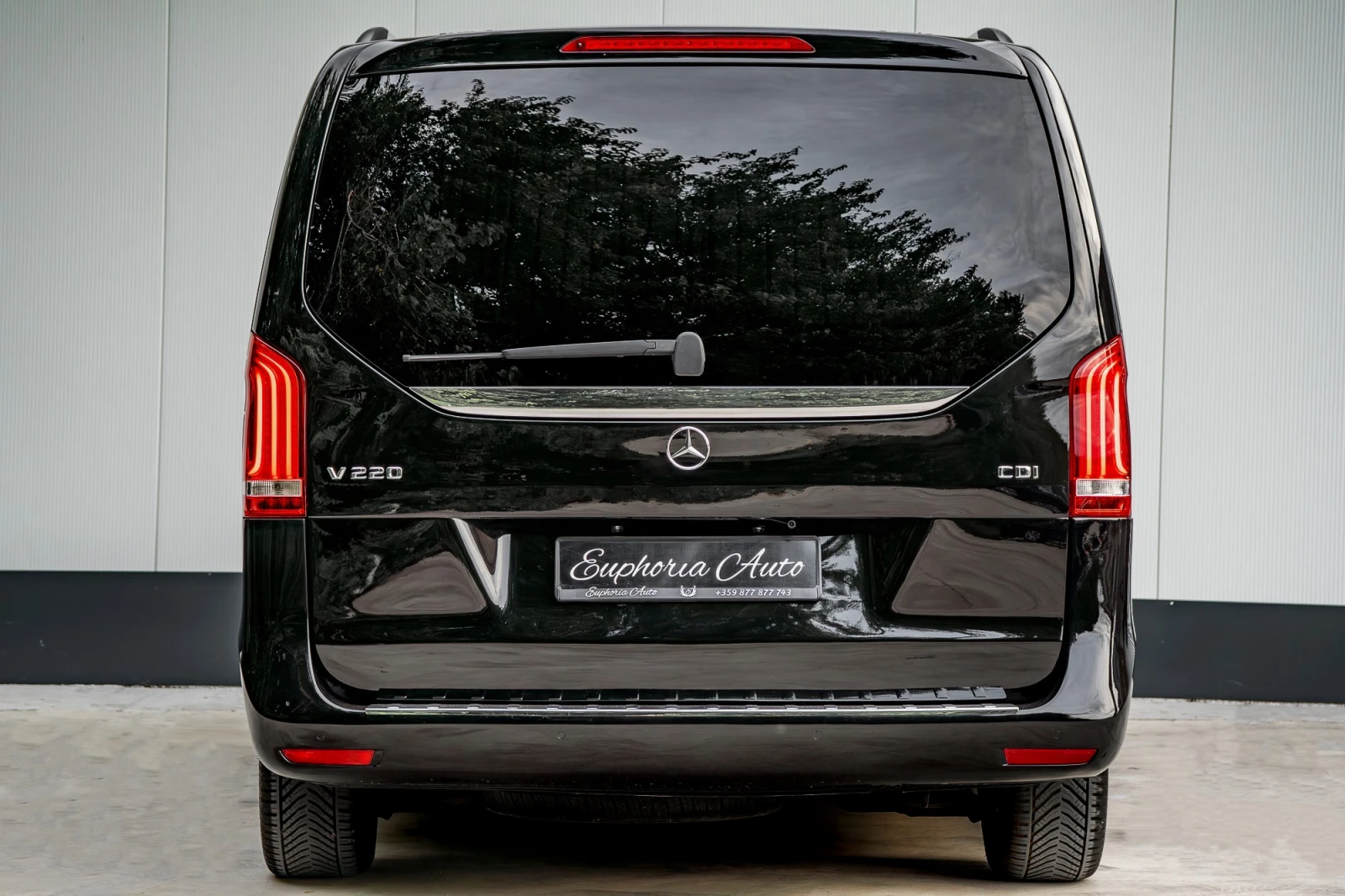 Mercedes-Benz Viano V220d* 4MATIC* EXCLUSIVE* LONG* LUXURY* TV* BUSINE - изображение 4