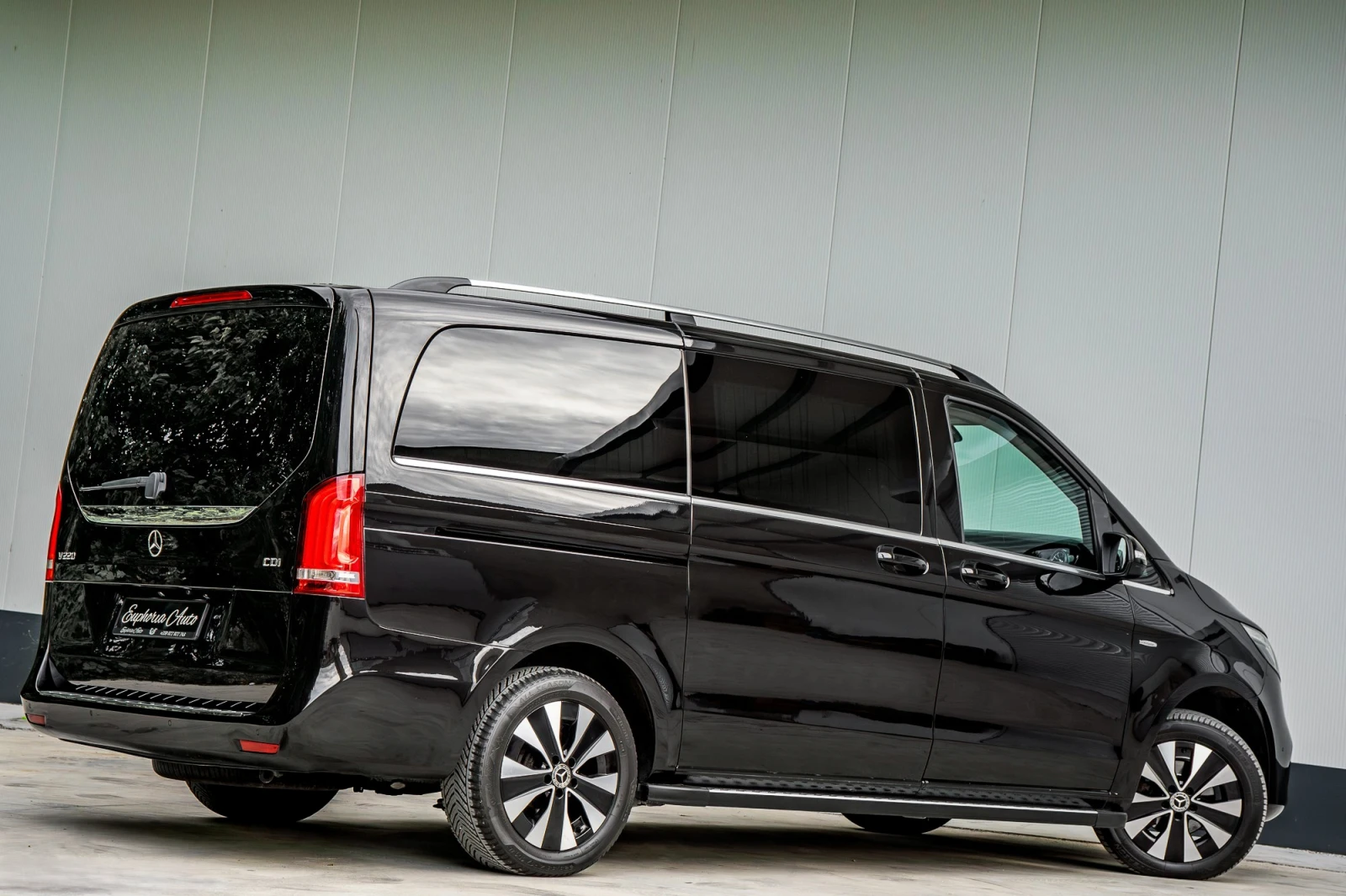 Mercedes-Benz Viano V220d* 4MATIC* EXCLUSIVE* LONG* LUXURY* TV* BUSINE - изображение 5