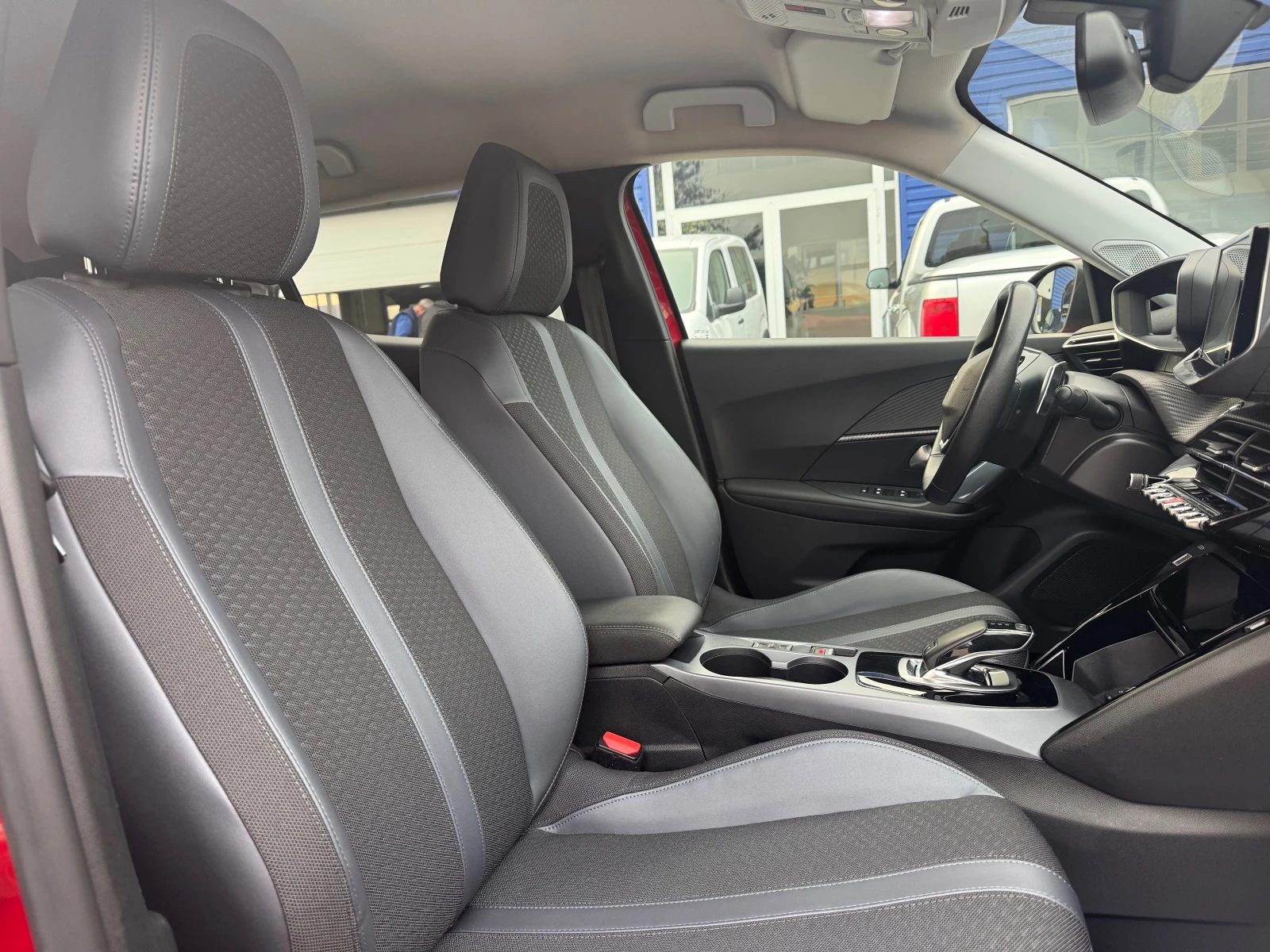 Peugeot 2008 virtual cockpit avtomat | Mobile.bg   11