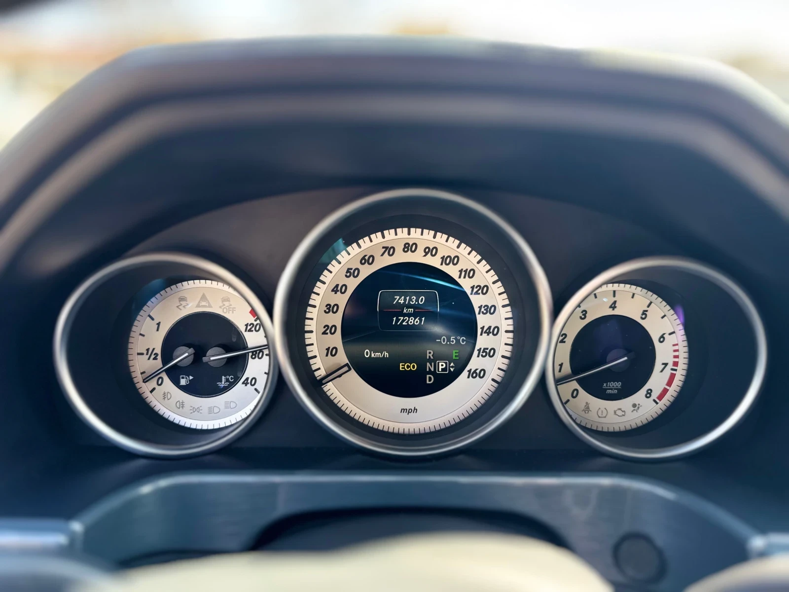 Mercedes-Benz E 350 4matic, снимка 11 - Автомобили и джипове - 54019095