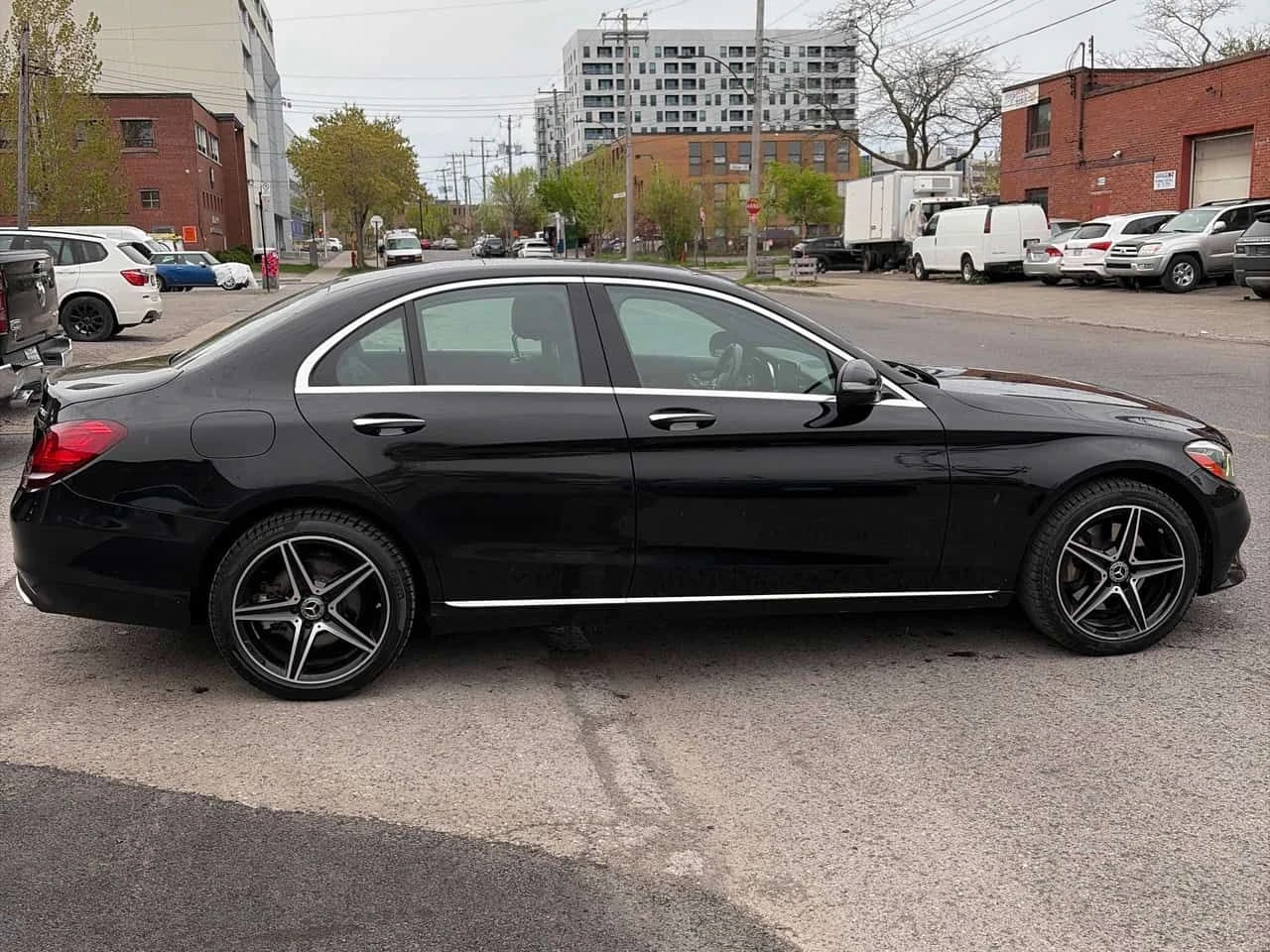 Mercedes-Benz C 300 * CARFAX * ЦЕНА ДО БГ, снимка 3 - Автомобили и джипове - 54681949