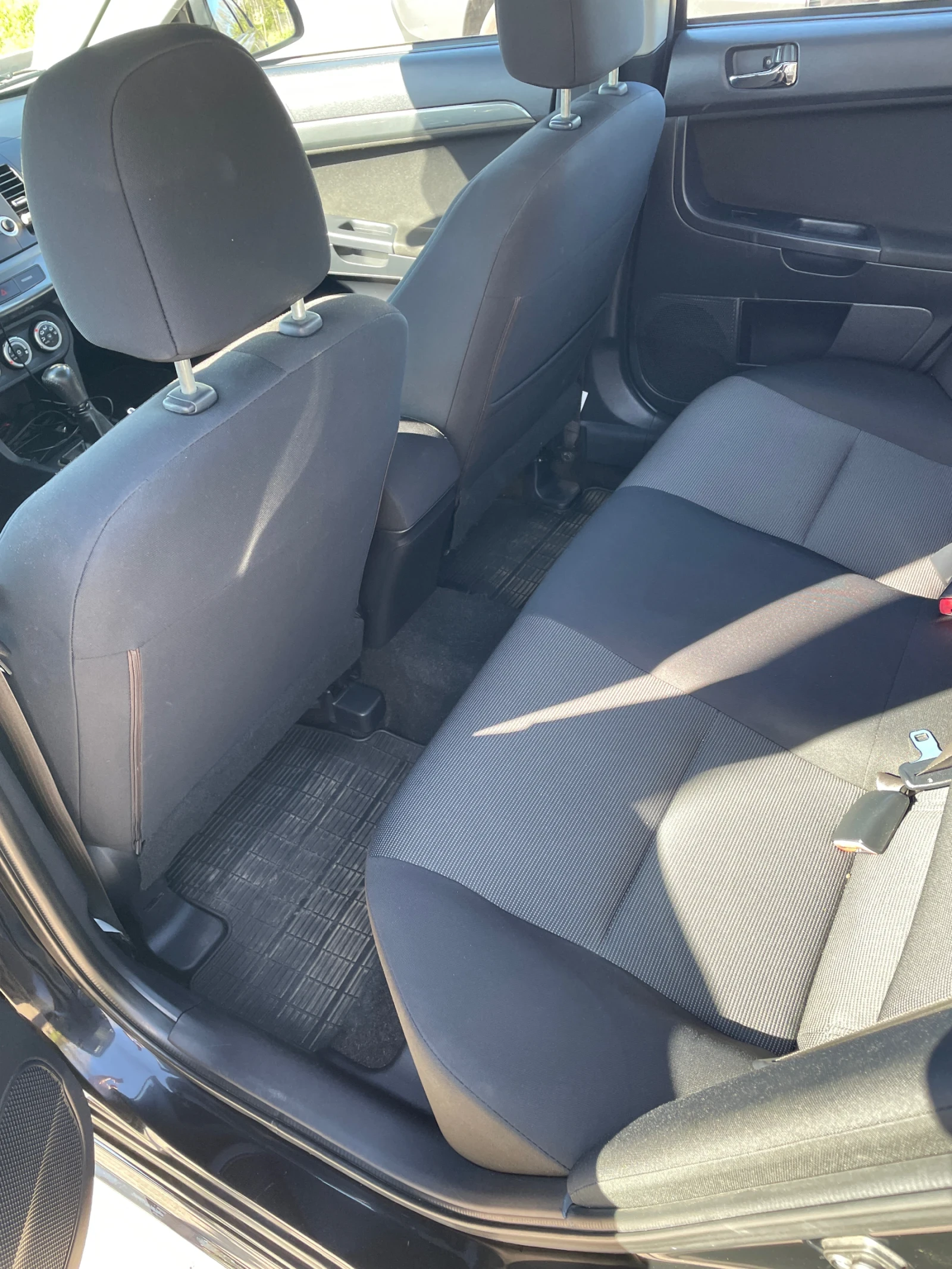 Mitsubishi Lancer 1.8 MIVEC, снимка 8 - Автомобили и джипове - 54881604