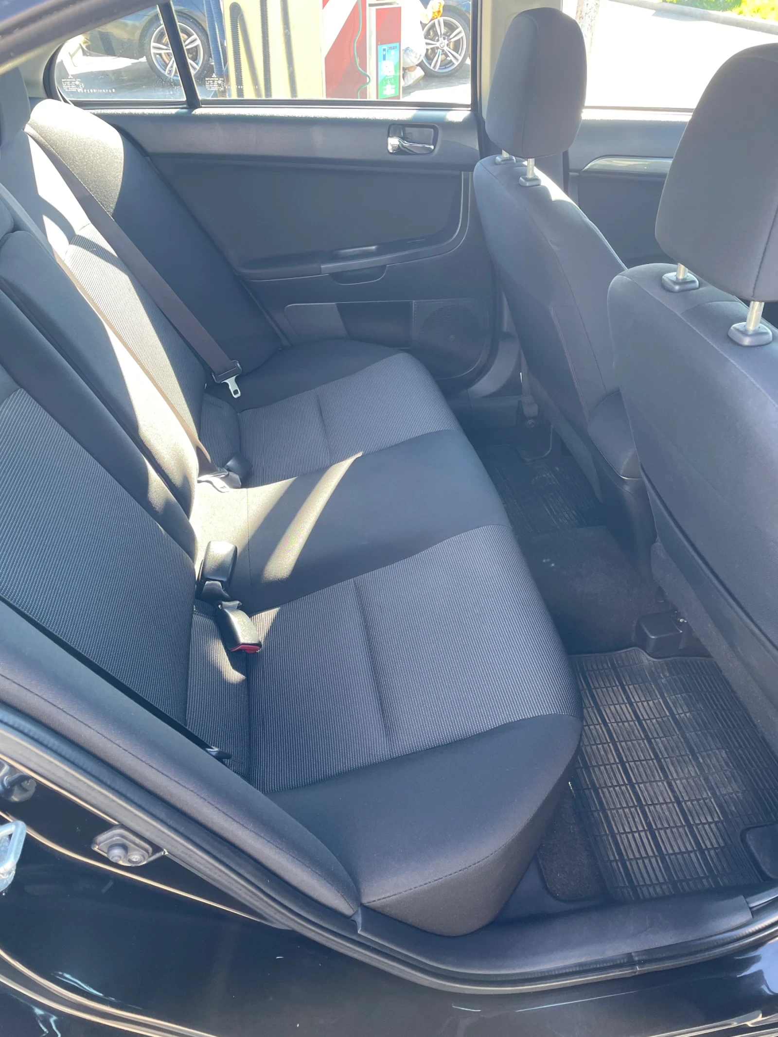 Mitsubishi Lancer 1.8 MIVEC, снимка 9 - Автомобили и джипове - 54881604