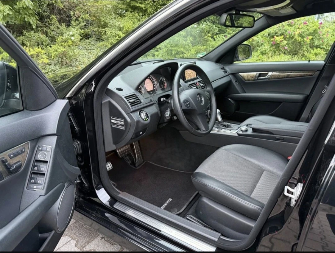 Mercedes-Benz C 300, снимка 4 - Автомобили и джипове - 54958131