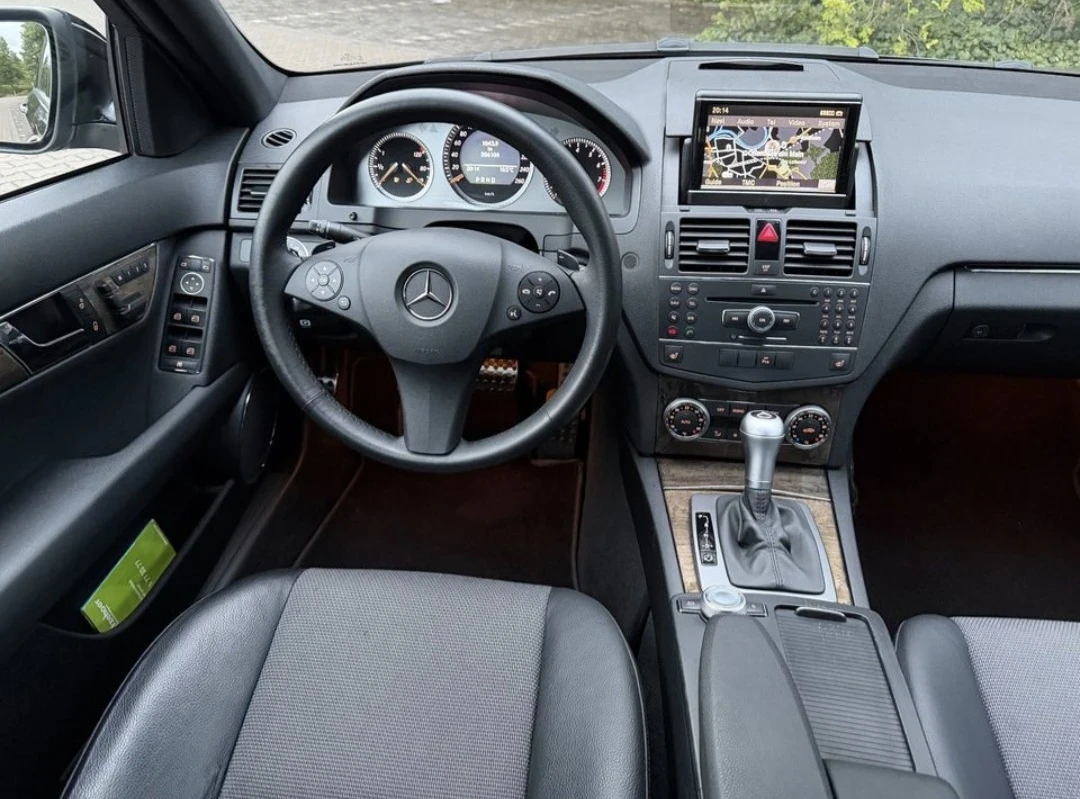 Mercedes-Benz C 300, снимка 6 - Автомобили и джипове - 54958131