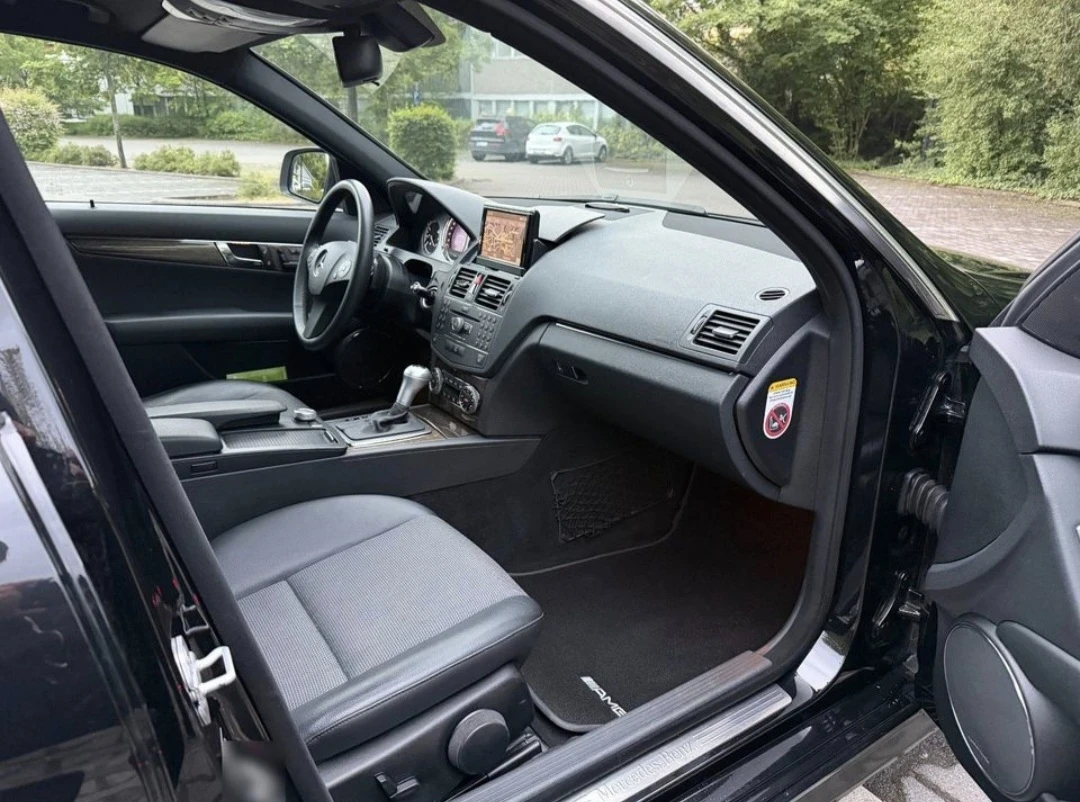 Mercedes-Benz C 300, снимка 5 - Автомобили и джипове - 54958131