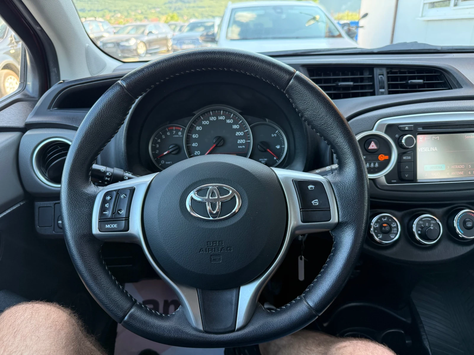 Toyota Yaris 1.3 VVTI 99 к.с. ЧИСТО НОВ, снимка 15 - Автомобили и джипове - 55036971
