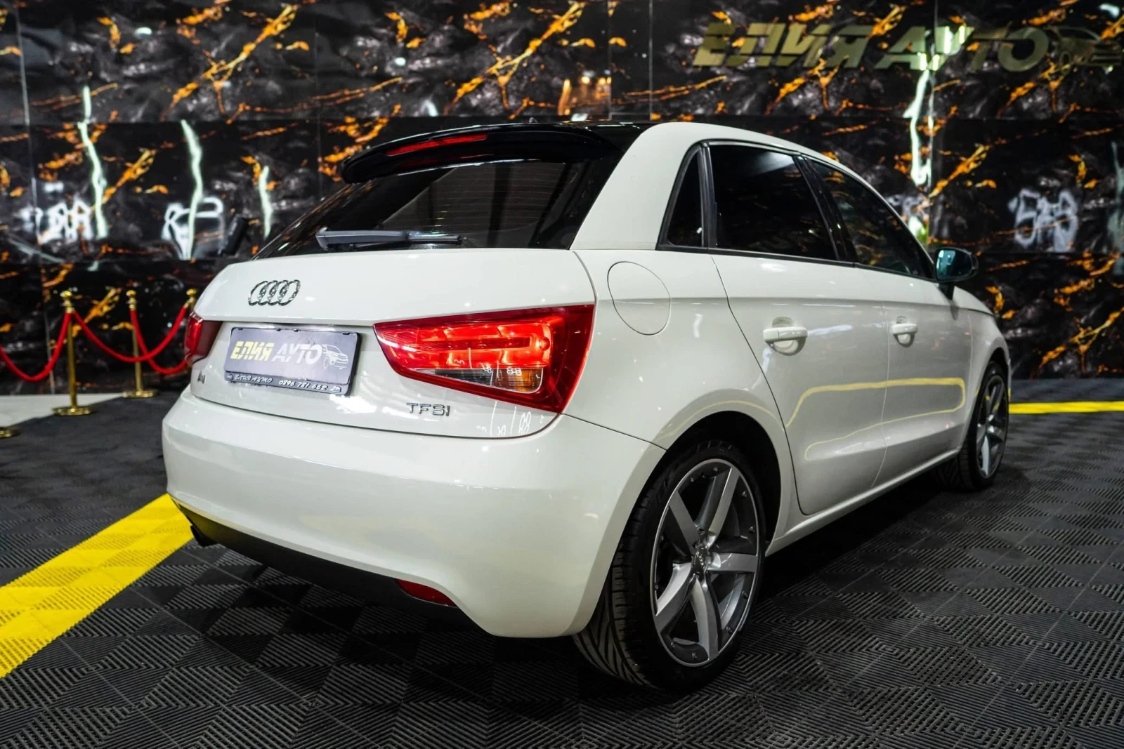 Audi A1 1.0TFSI LED ТОП СЪСТОЯНИЕ ГАРАНЦИЯ ЛИЗИНГ 100%, снимка 10 - Автомобили и джипове - 55088288