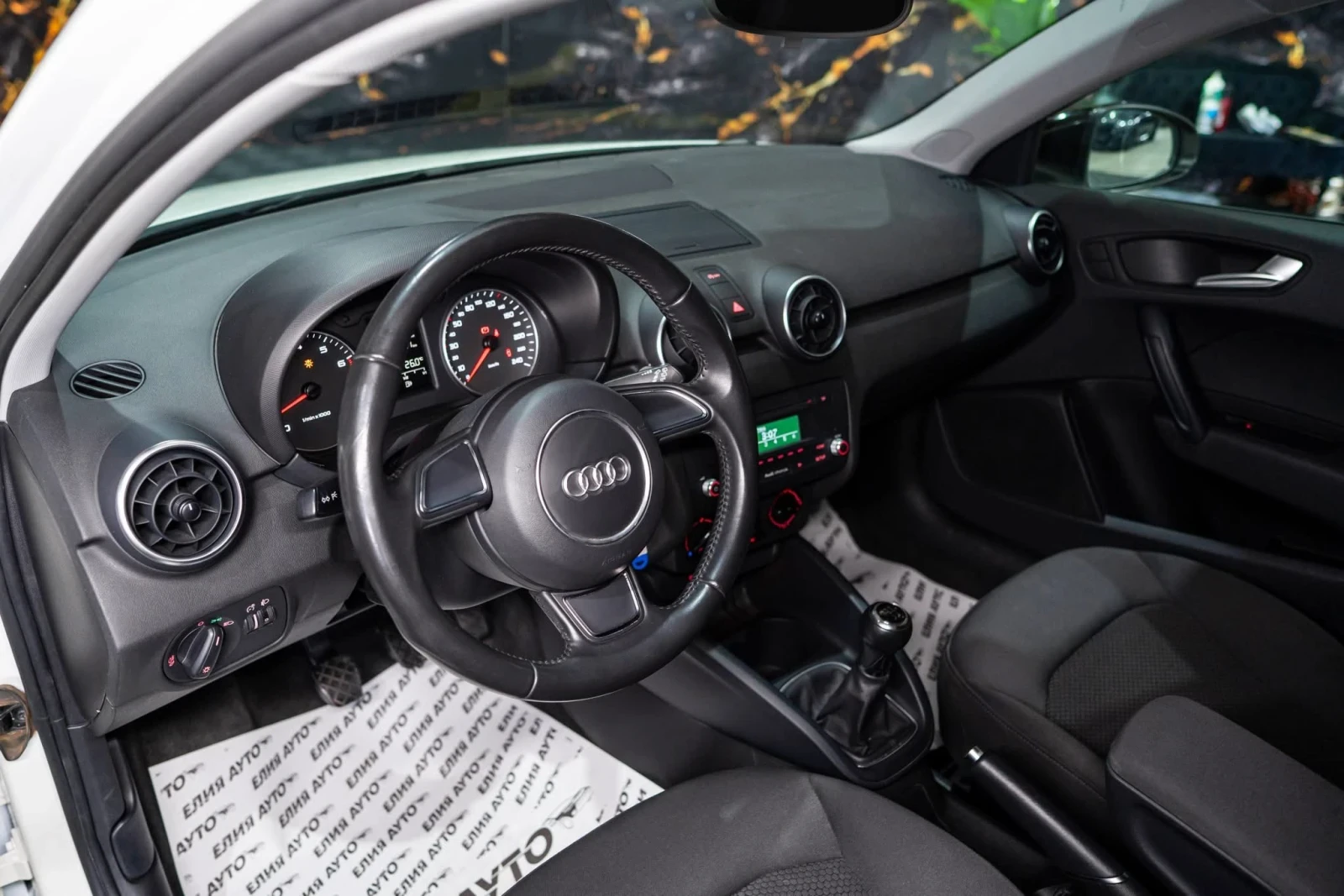 Audi A1 1.0TFSI LED ТОП СЪСТОЯНИЕ ГАРАНЦИЯ ЛИЗИНГ 100%, снимка 12 - Автомобили и джипове - 55088288