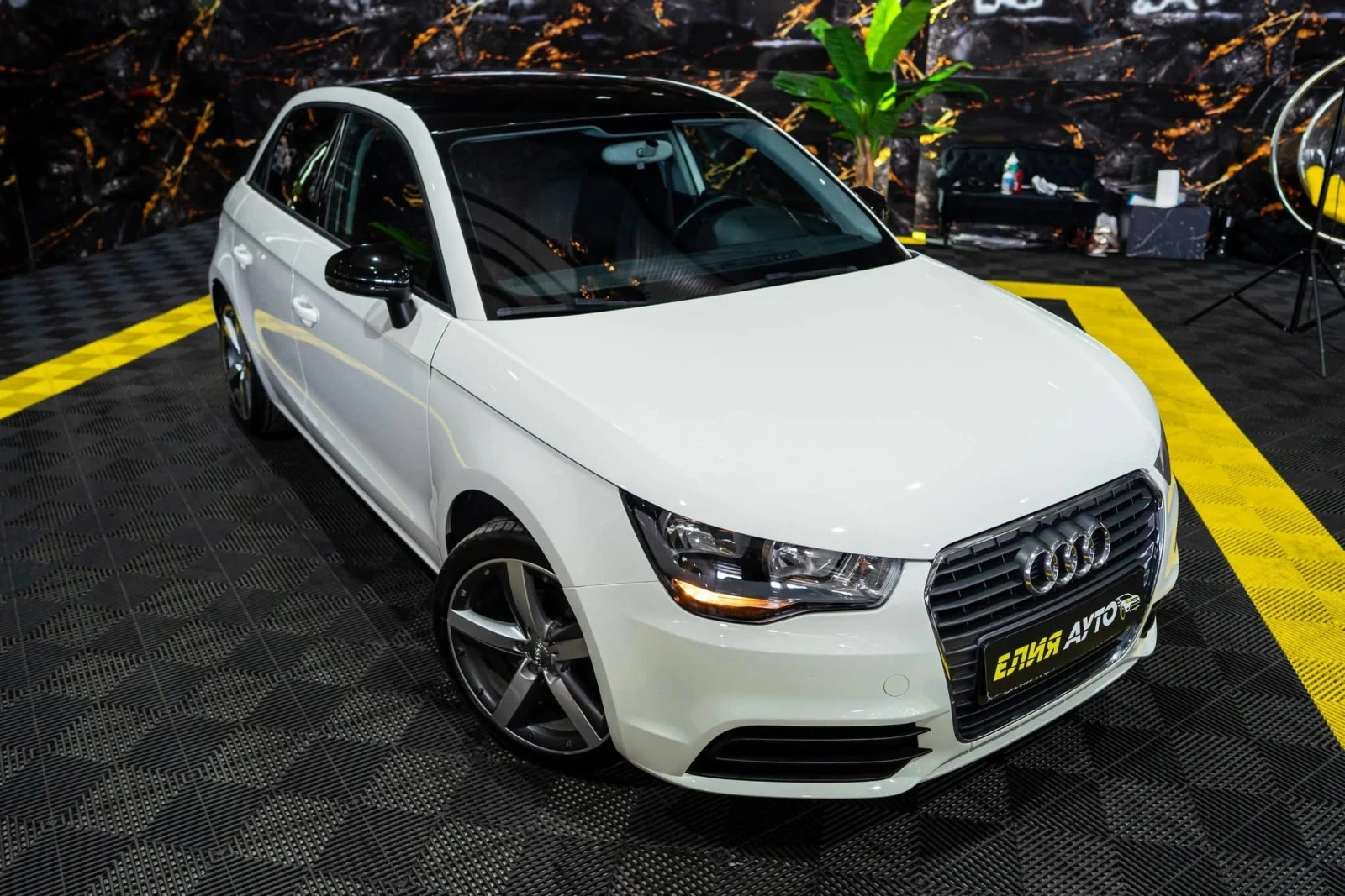 Audi A1 1.0TFSI LED ТОП СЪСТОЯНИЕ ГАРАНЦИЯ ЛИЗИНГ 100%, снимка 2 - Автомобили и джипове - 55088288